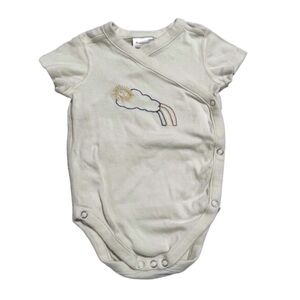 Hanna Andersson organic cotton sun/cloud/rainbow side snap bodysuit 6-12 months
